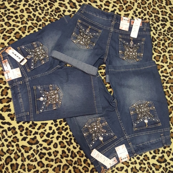 $15, 2/$25😍NWT😍Saza embellished denim shorts - Picture 6 of 6